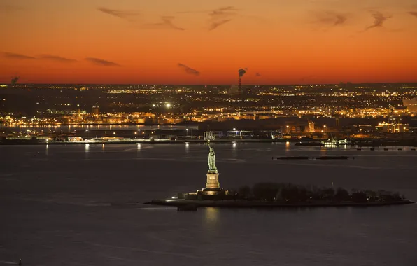 Картинка небо, пейзаж, ночь, огни, остров, Нью-Йорк, США, статуя Свободы