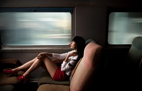 Картинка девушка, окна, поезд, ножки, Chelsea Elisha, Max Eremine