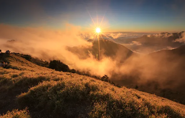 Картинка солнце, облака, пейзаж, тучи, гора, утро