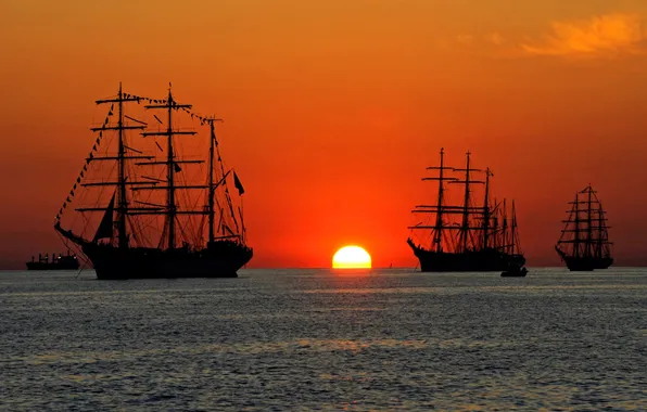 Картинка море, солнце, закат, корабль, парусник, зарево