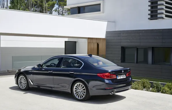 Картинка дом, BMW, стоянка, седан, фасад, xDrive, 530d, Luxury Line