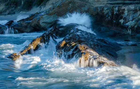 Картинка море, пена, брызги, камни, скалы, берег, Калифорния, прибой