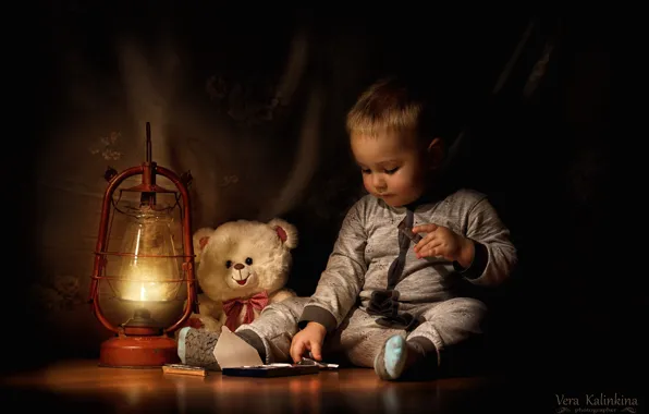 Картинка игрушка, лампа, шоколад, мальчик, медведь