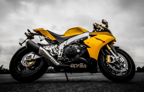 Небо, желтый, тучи, мотоцикл, aprilia, bike, yellow, априлия