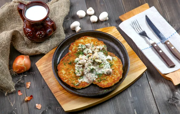 Грибы, молоко, лук, драники