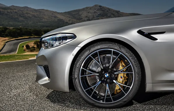 Картинка серый, колесо, BMW, седан, 4x4, 2018, передняя часть, четырёхдверный