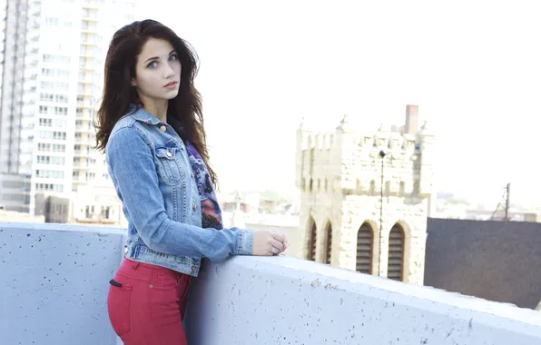 Девушка, брюнетка, emily rudd