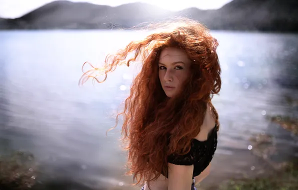 Картинка ветер, веснушки, кудри, The eyes of lake