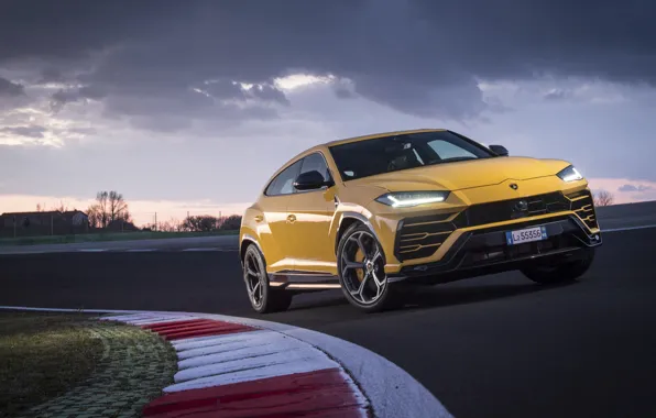 Вечер, Lamborghini, 2018, кроссовер, Urus