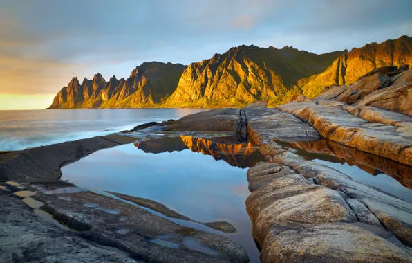 Mountains, rocks, reflection, water mirror