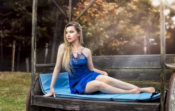 Картинка девушка, фон, скамья