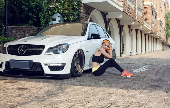 Взгляд, девушка, Mercedes, азиатка, Эротика, белый авто, сидит над машиной