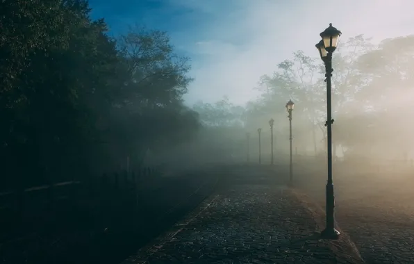 Картинка город, туман, улица, утро