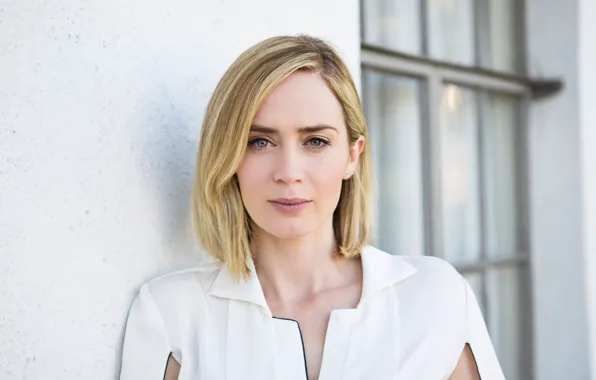 Взгляд, девушка, актриса, окно, Эмили Блант, Emily Blunt, hair