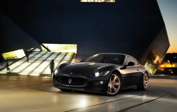 Картинка Maserati, Черный, Ночь, Здание, Фары, GranTurismo, Размытие