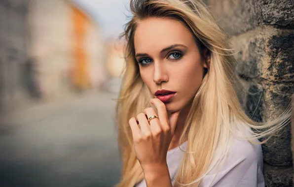 Взгляд, стена, портрет, макияж, прическа, блондинка, красивая, Iveta