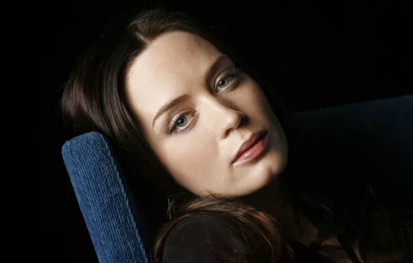 Взгляд, девушка, поза, актриса, Эмили Блант, Emily Blunt, hair, make up