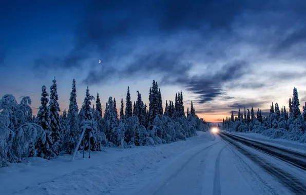 Картинка зима, дорога, машина, лес, свет, снег, закат, вечер