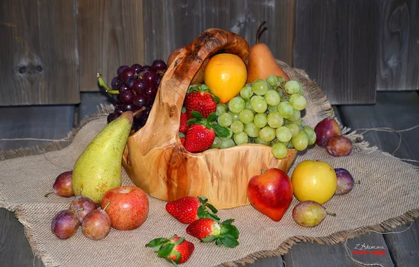 Яблоки, клубника, виноград, фрукты, сливы, груши