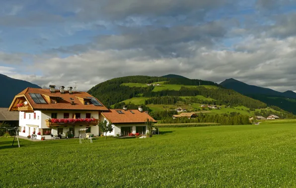 Картинка трава, горы, город, фото, дома, луг, Италия, Valdaora