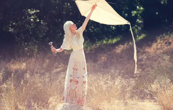 Картинка трава, солнце, Kirsten Dunst, поляна, модель, актриса, воздушный змей, блондинка