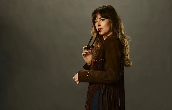 Взгляд, девушка, поза, очки, Dakota Johnson, Bad Times At The El Royale