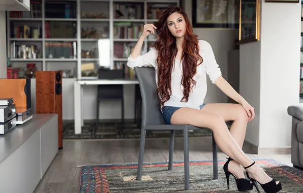 Взгляд, лицо, комната, модель, ножки, сидит, Elena