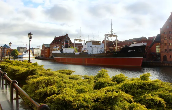River, ship, gdansk