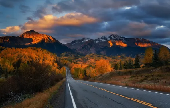 Картинка дорога, закат, горы