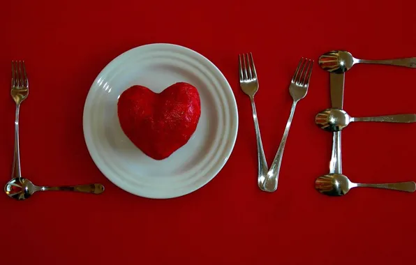 Сердце, тарелка, вилки, ложки