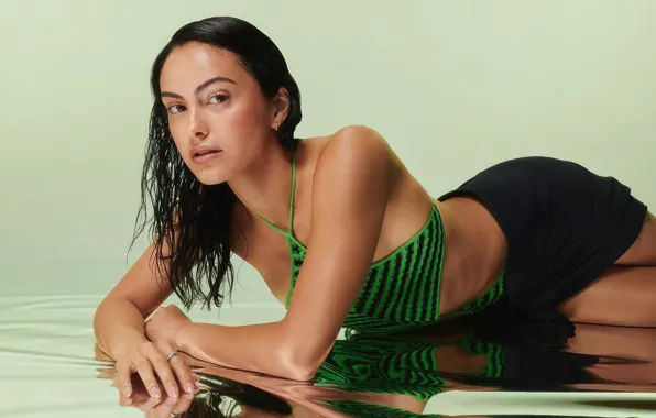 Купальник, взгляд, девушка, поза, брюнетка, красотка, Camila Mendes