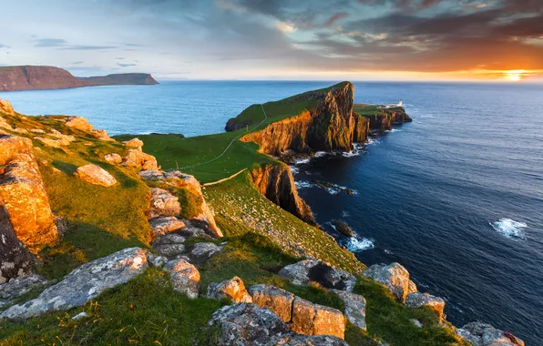 Картинка море, небо, закат, камни, скалы, побережье, маяк, Шотландия