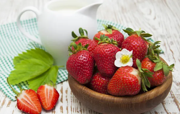 Ягоды, молоко, клубника, strawberry, fresh berries