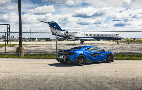 Аэропорт, суперкар, Mclaren, 600LT