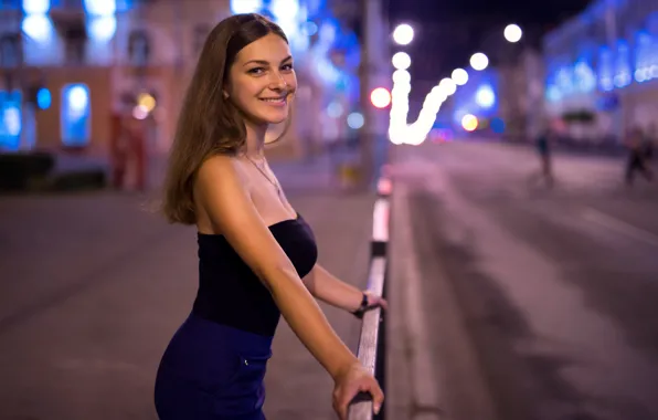 Девушка, улыбка, улица, модель, вечер, фотограф, шатенка, большая грудь