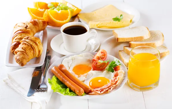 Сосиски, кофе, апельсины, завтрак, сыр, сок, хлеб, яичница