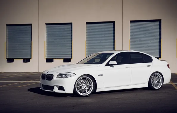 Белый, бмв, BMW, white, гаражи, F10, 550i, 5 серия