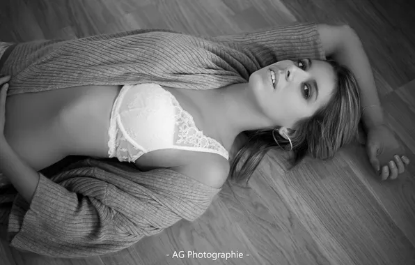 Взгляд, девушка, улыбка, ч/б, бельё, photographer, Gregory Auroy