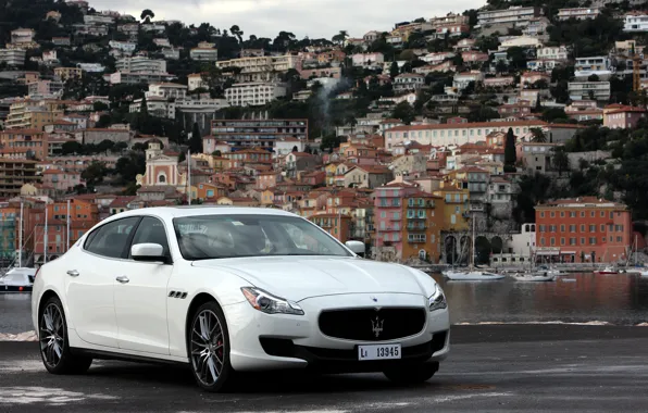 Maserati, Quattroporte, Вода, Город, Белый, Лого, Фон