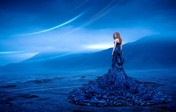 Картинка LINGDUMSTUDOG, горы, фотоарт, пышное, синева, стоит, девушка, синее