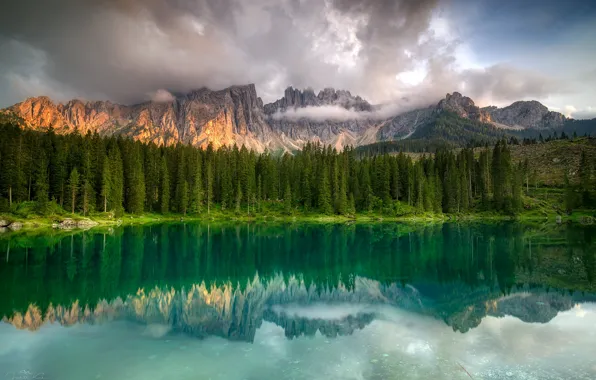 Лес, небо, вода, облака, деревья, горы, озеро, отражение
