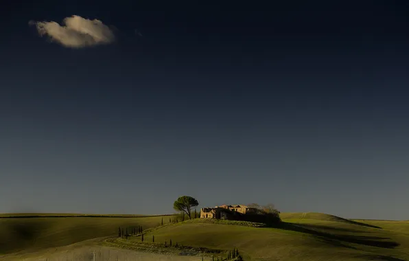 Картинка поле, небо, облака, деревья, дом, тень, Италия, разруха