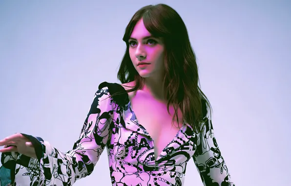 Взгляд, девушка, свет, платье, шатенка, Emilia Jones