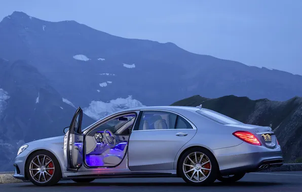Картинка горы, туман, Mercedes, роскошь, power, S63 AMG