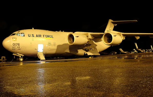 Ночь, стоянка, аэродром, Douglas, McDonnell, C-17, американский стратегический военно-транспортный самолёт, u.s. air force