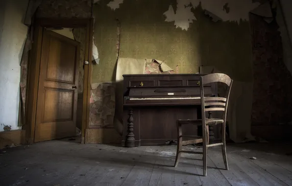 Картинка комната, стул, пианино