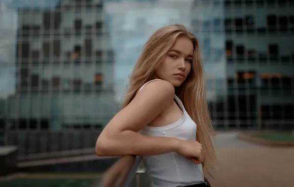 Город, майка, губки, милашка, Лев Омельницкий