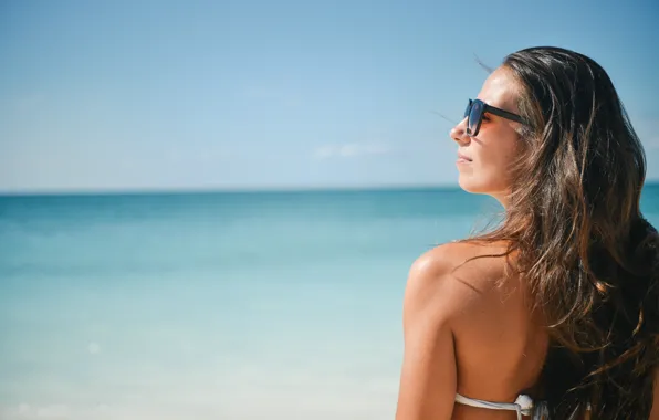 Картинка beach, sun, back, sunglasses, enjoy