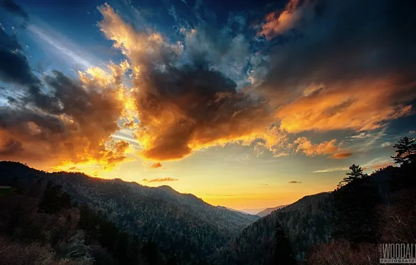 Небо, облака, закат, горы, даль, photographer, Aaron Woodall