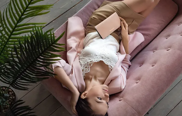 Картинка blouse, model, women, brunette, plants, couch, skirt, women indoors